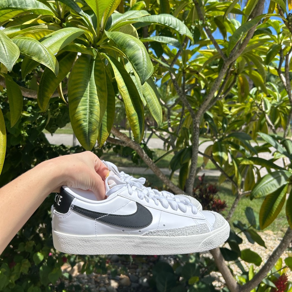 Nike White and Black Low-Top Sneakers